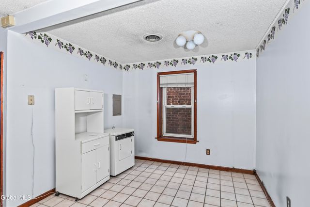 327 4th Street, Troy, NY 12180