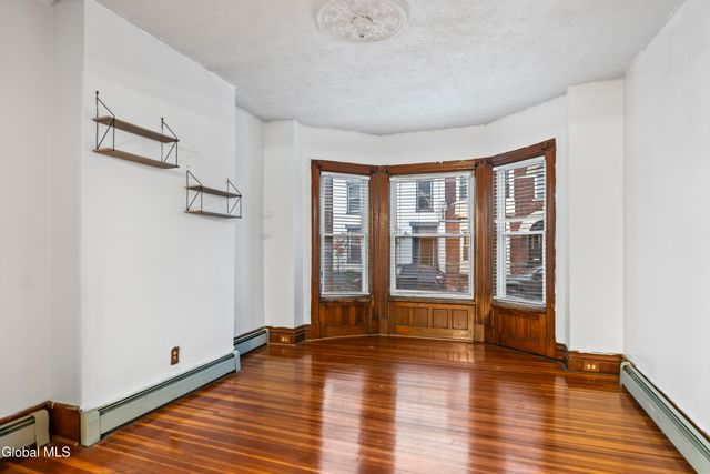 327 4th Street, Troy, NY 12180