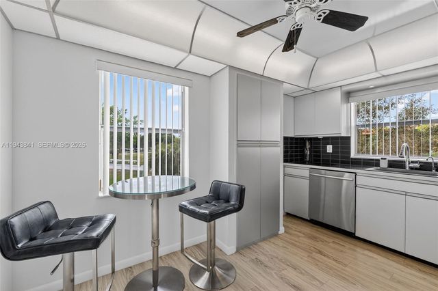 9481 Sunrise Lakes Boulevard 210, Sunrise, FL 33322