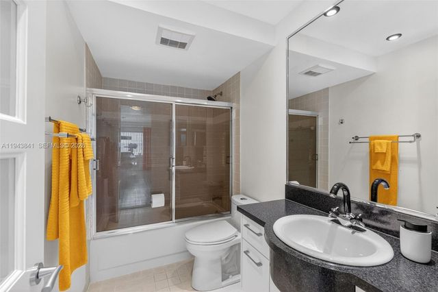9481 Sunrise Lakes Boulevard 210, Sunrise, FL 33322