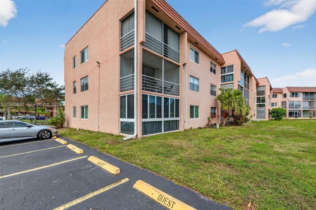 9481 Sunrise Lakes Boulevard 210, Sunrise, FL 33322