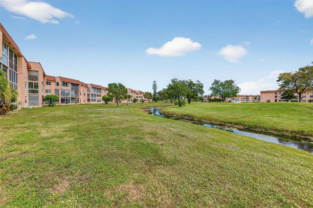 9481 Sunrise Lakes Boulevard 210, Sunrise, FL 33322