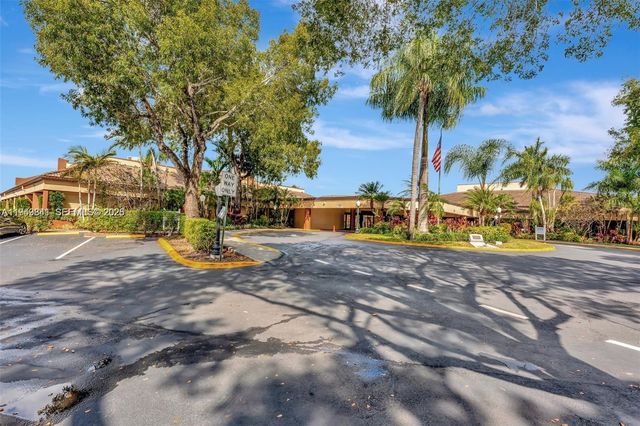 9481 Sunrise Lakes Boulevard 210, Sunrise, FL 33322