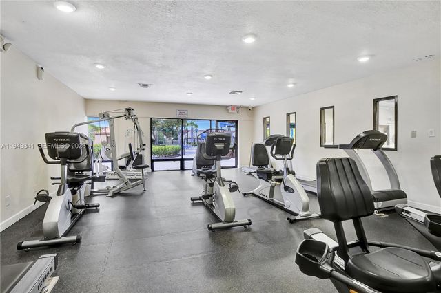 9481 Sunrise Lakes Boulevard 210, Sunrise, FL 33322