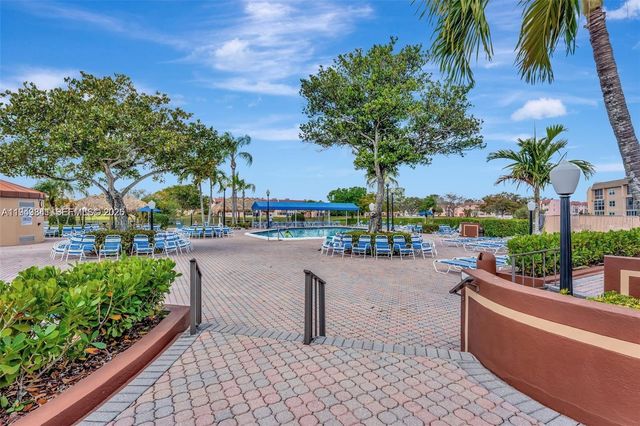 9481 Sunrise Lakes Boulevard 210, Sunrise, FL 33322