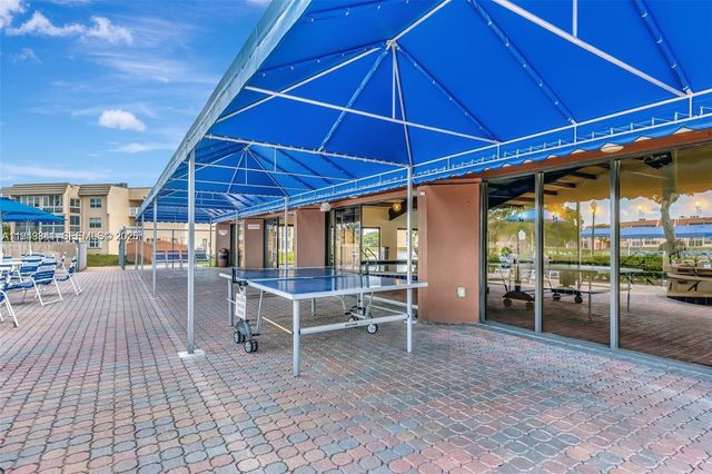 9481 Sunrise Lakes Boulevard 210, Sunrise, FL 33322