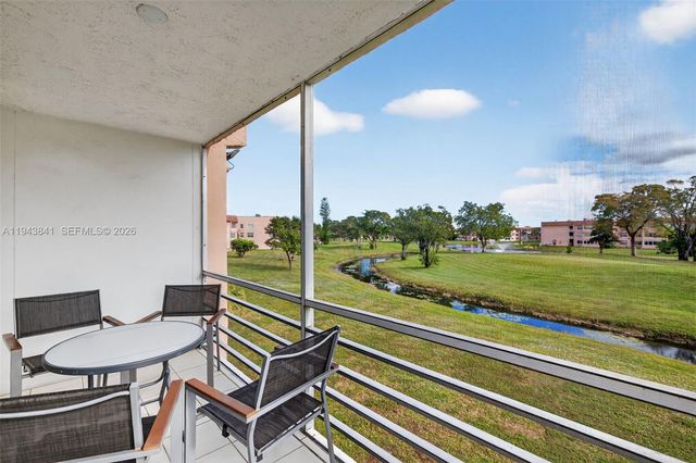 9481 Sunrise Lakes Boulevard 210, Sunrise, FL 33322