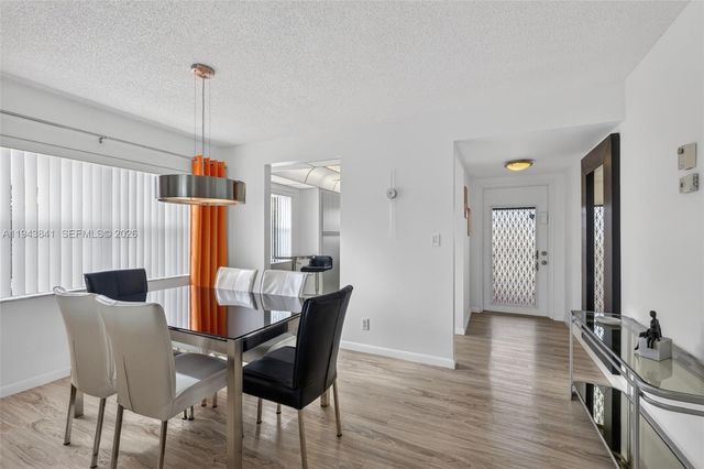 9481 Sunrise Lakes Boulevard 210, Sunrise, FL 33322