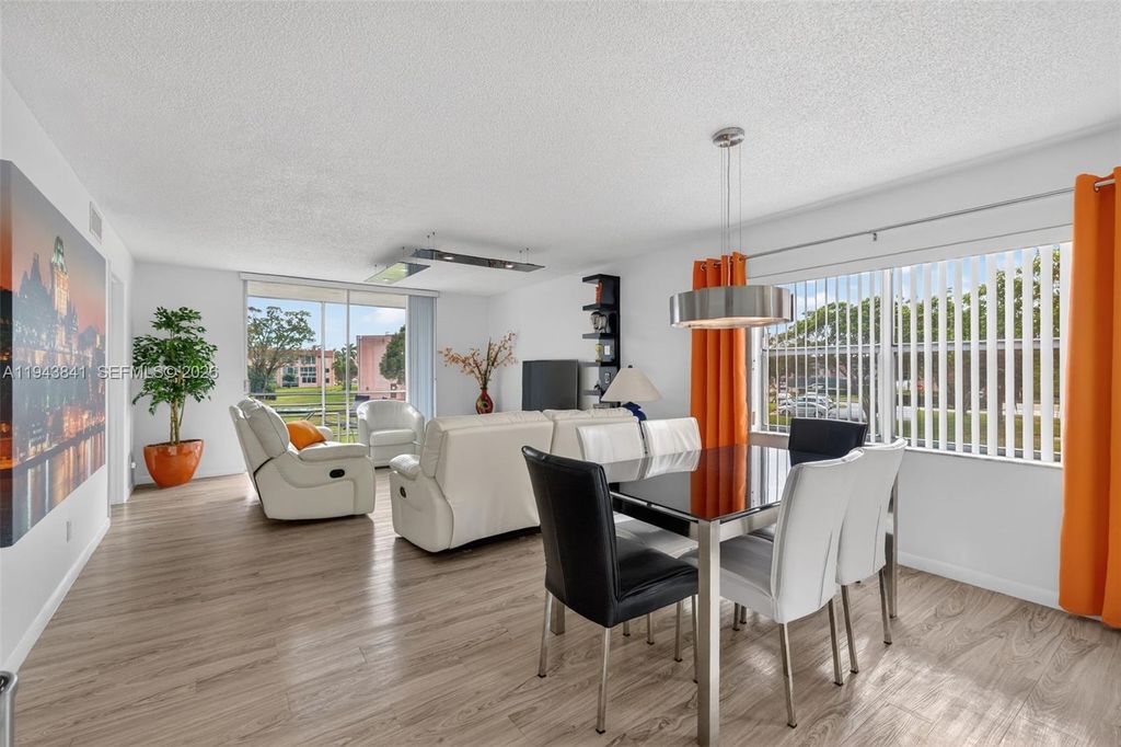 9481 Sunrise Lakes Boulevard 210, Sunrise, FL 33322