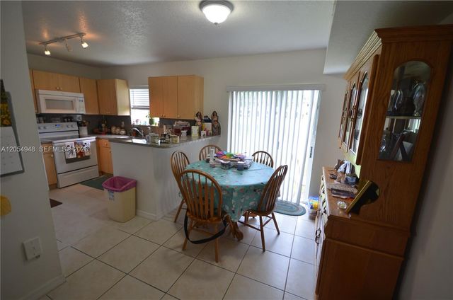 1270 SE 27th St 101, Homestead, FL 33035