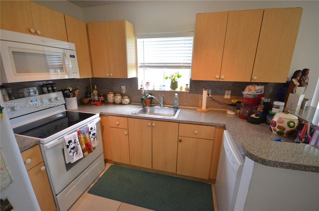 1270 SE 27th St 101, Homestead, FL 33035