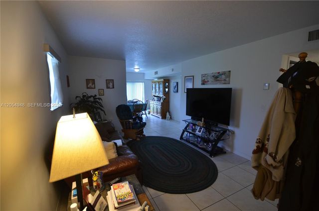 1270 SE 27th St 101, Homestead, FL 33035
