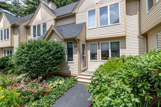 23 Salisbury Road, Nashua, NH 03064