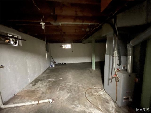 9871 Medford Drive, St Louis, MO 63136