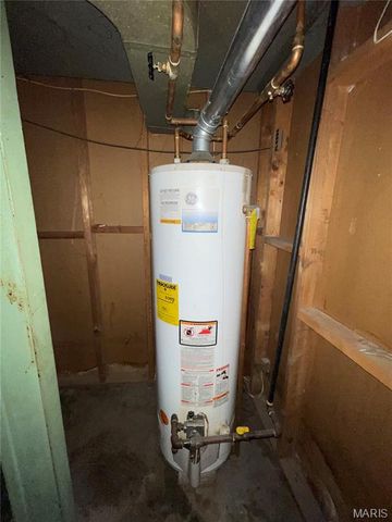 9871 Medford Drive, St Louis, MO 63136