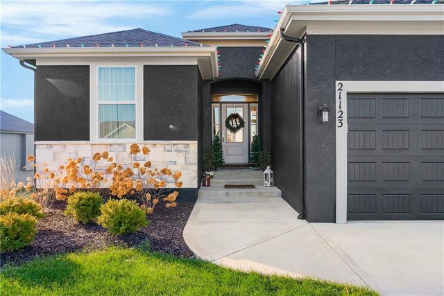 21123 W 186th Terrace, Spring Hill, KS 66083