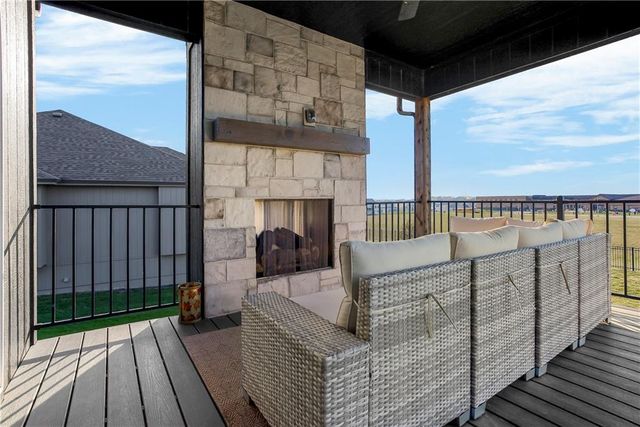 21123 W 186th Terrace, Spring Hill, KS 66083