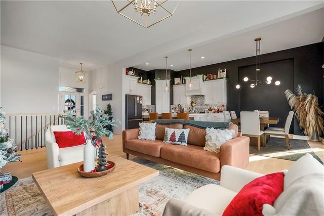 21123 W 186th Terrace, Spring Hill, KS 66083