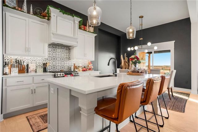 21123 W 186th Terrace, Spring Hill, KS 66083