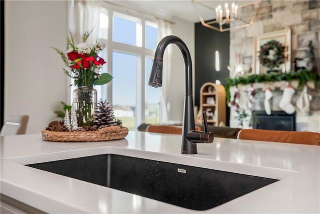 21123 W 186th Terrace, Spring Hill, KS 66083