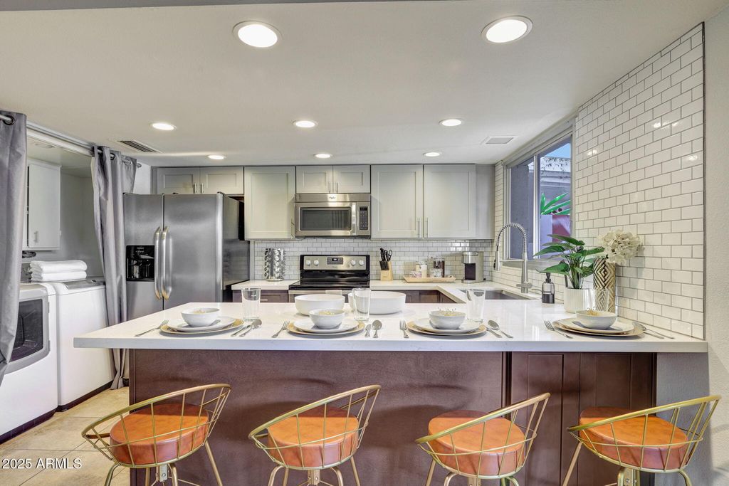 6833 E OSBORN Road E, Scottsdale, AZ 85251