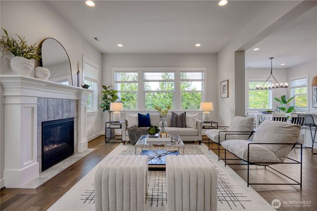 480 6th Lane NE, Issaquah, WA 98029