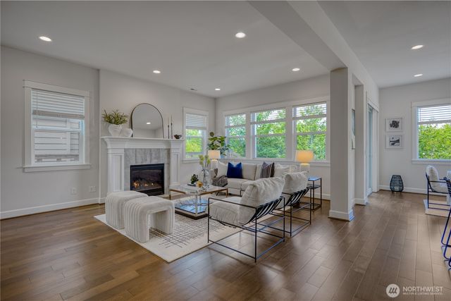 480 6th Lane NE, Issaquah, WA 98029