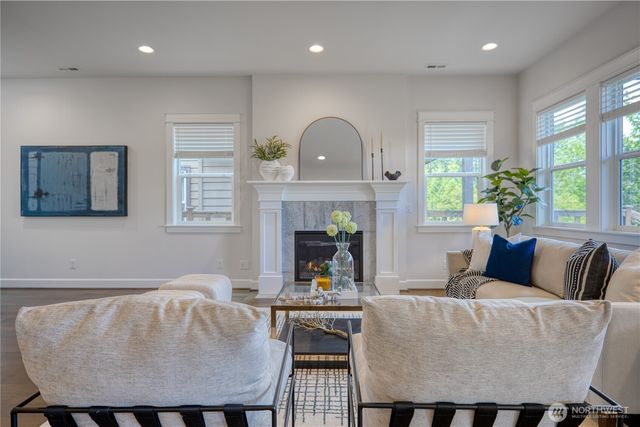 480 6th Lane NE, Issaquah, WA 98029