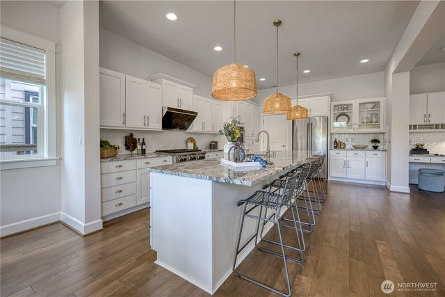 480 6th Lane NE, Issaquah, WA 98029