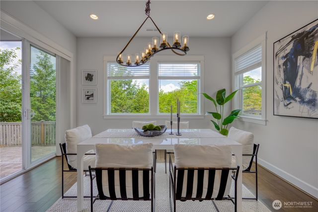 480 6th Lane NE, Issaquah, WA 98029