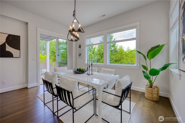 480 6th Lane NE, Issaquah, WA 98029