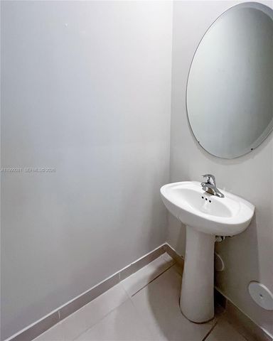 20800 NE 5th Ct, Miami, FL 33179