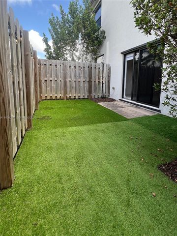 20800 NE 5th Ct, Miami, FL 33179