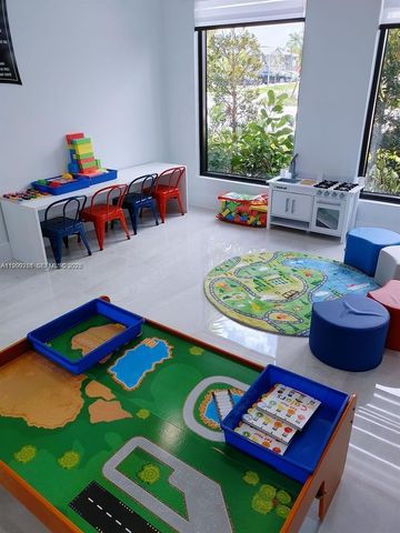 20800 NE 5th Ct, Miami, FL 33179