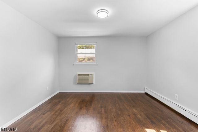174 Terrace Ave, Jersey City, NJ 07307