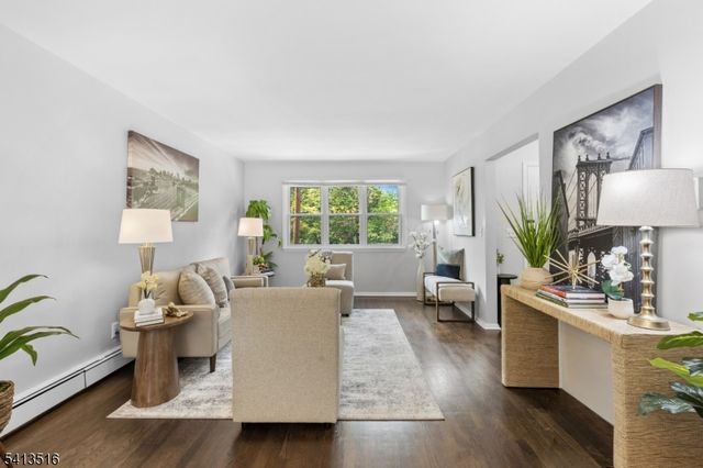 174 Terrace Ave, Jersey City, NJ 07307