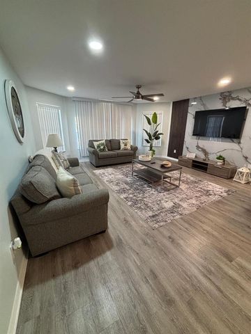 2000 ROYAL BAY BOULEVARD 129, Kissimmee, FL 34746