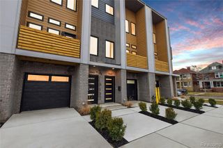 1709 Pallister Street P28, Detroit, MI 48206