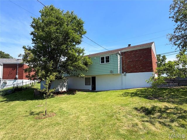 4828 Reavis Barracks Road, Unincorporated, MO 63123