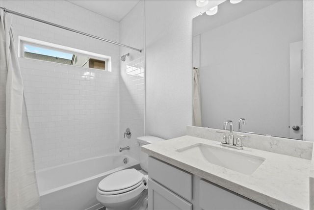 7111 Hillside Avenue, Mont Belvieu, TX 77523