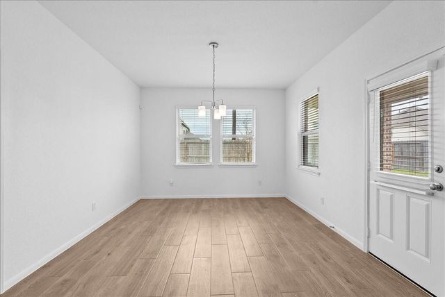 7111 Hillside Avenue, Mont Belvieu, TX 77523