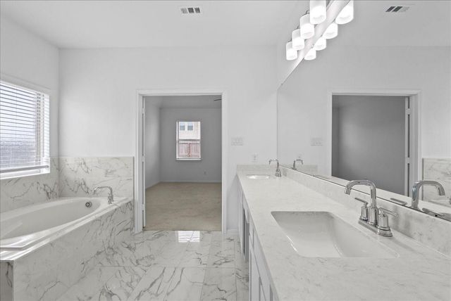 7111 Hillside Avenue, Mont Belvieu, TX 77523