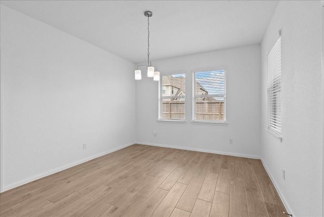 7111 Hillside Avenue, Mont Belvieu, TX 77523