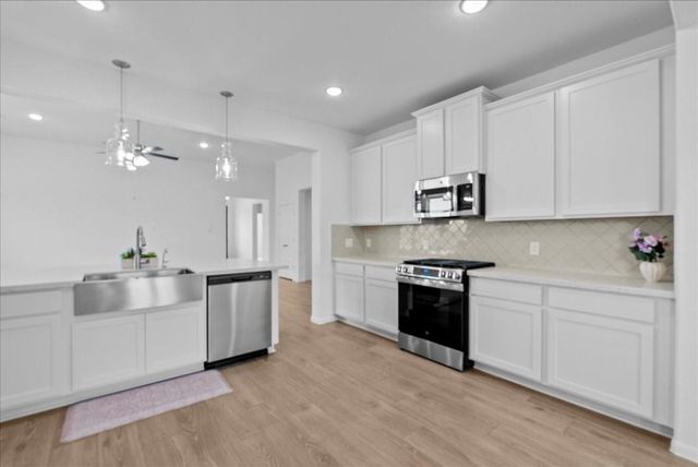 7111 Hillside Avenue, Mont Belvieu, TX 77523