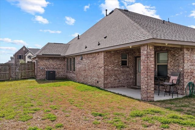 7111 Hillside Avenue, Mont Belvieu, TX 77523