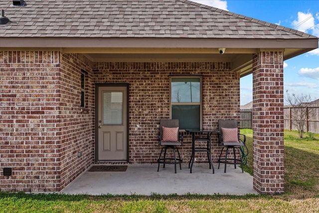 7111 Hillside Avenue, Mont Belvieu, TX 77523