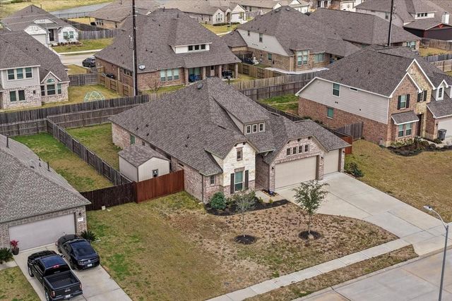 7111 Hillside Avenue, Mont Belvieu, TX 77523