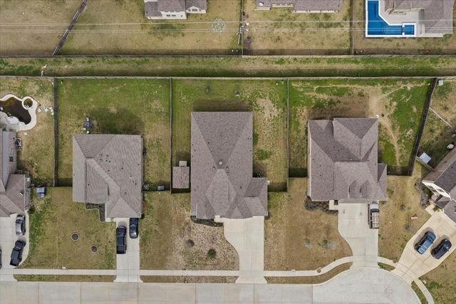 7111 Hillside Avenue, Mont Belvieu, TX 77523