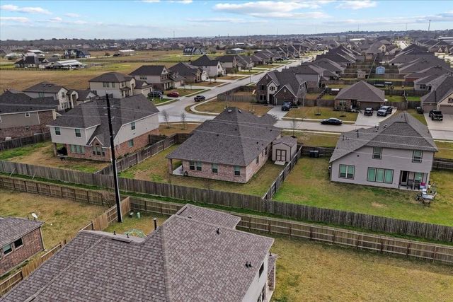 7111 Hillside Avenue, Mont Belvieu, TX 77523