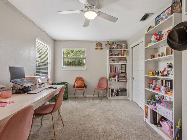 104 Wood Duck LN, Paige, TX 78659